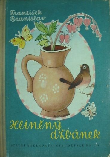 Hliněný džbánek.