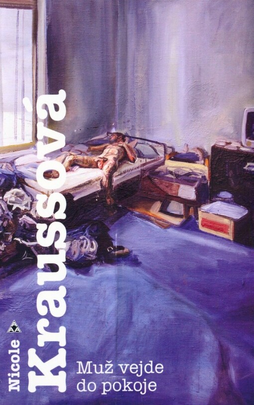 Muž vejde do pokoje