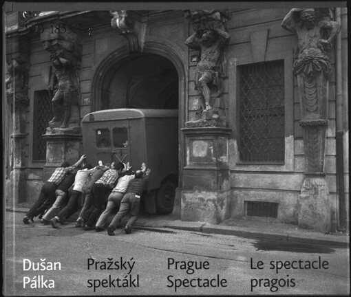 Pražský spektákl: Prague spectacle = Le spectacle pragois
