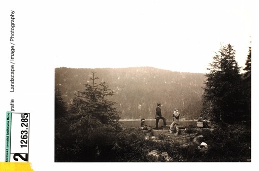 Krajina, obraz, fotografie: [katalog výstavy, Galerie Rudolfinum v Praze a Uměleckoprůmyslové museum v Praze, 22.4.-4.7.2010] = Landscape, image, photography : [catalogue for the exhibition : Galerie Rudolfinum Prague and Museum of Decorative Arts in Prague