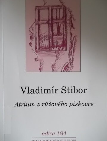 Atrium z růžového pískovce