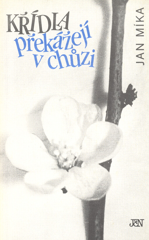 Křídla překážejí v chůzi