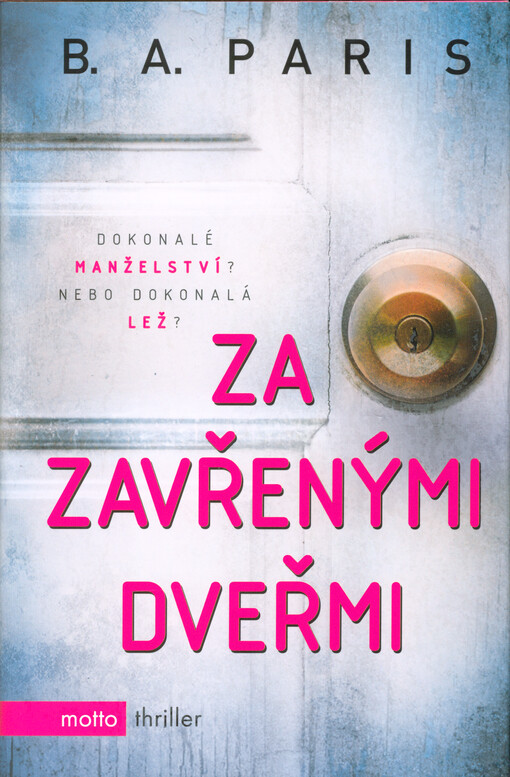 Za zavřenými dveřmi