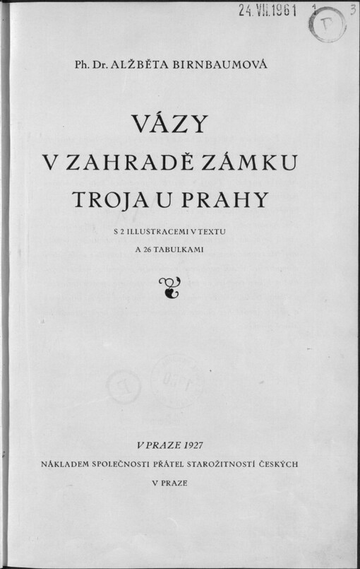 Vázy v zahradě zámku Troja u Prahy