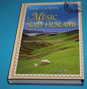 Měsíc nad horami :román z Nového Zélandu
