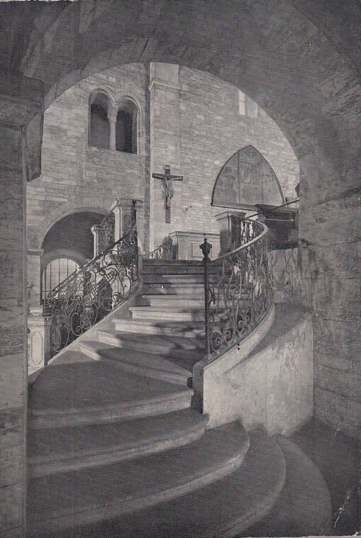 Kostel svatého Jiří na hradě Pražském :Stavební dějiny a průvodce památkami = Die St. Georgskirche auf der Burg zu Prag : Baugeschichte und Führer = L'église St-Georges au Château de Prague : Histoire du bâtiment suivie d'un guide