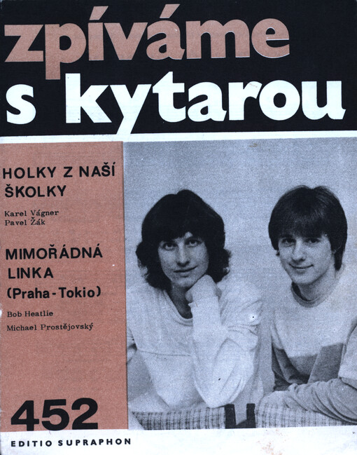 Zpíváme s kytarou. 452