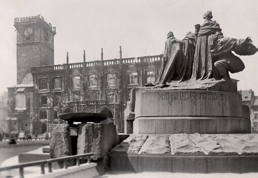 Praha-revoluce: pomník J. Husa