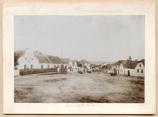 Jevišovice. Ulice pod kostelem