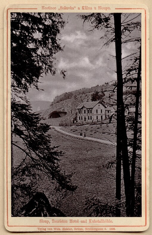 Sloup, Touristen Hotel und Kuhstallhöhle