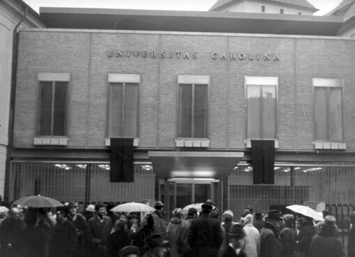 Jan Palach - budova Karolina (místo uložení ostatků)