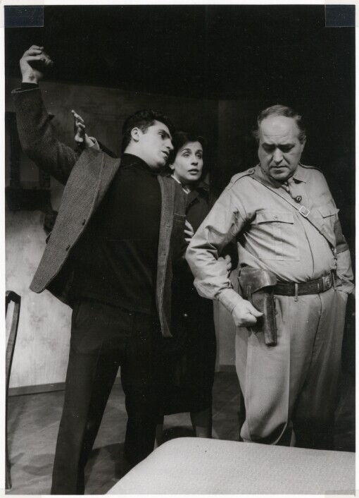 [Soubor fotografií z premiéry divadelního představení Majitelé klíčů v divadle Deutsches Theater Göttingen]