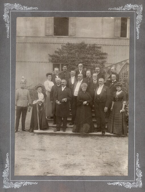 [Skupinový portrét]