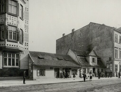 Třída Milady Horákové, původní staré domky č. 10 a č. 12. 238