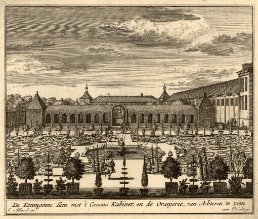 ['T Lust-Hof van Zyn Britannische Majesteit Willem de Derde Op 'T Loo: Beneffens de voornaamste gezichten, daar in begreepen. Te zaamen gesteld, en in't licht uitgegeeven = Representations au Naturel de Loo, Maison de Plaisance de sa Majesté Britannique Guillaume III, Avec les principales Veües qui s'y trouvent]. De Koninginne Tuin met 't Groene Kabinet; en de Oranjerie; van Achteren te zien
