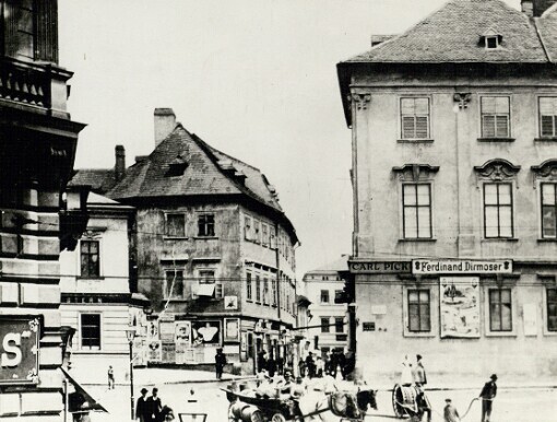Šilingrovo náměstí s tzv. Městským dvorem a pohledem do Starobrněnské ulice. 5