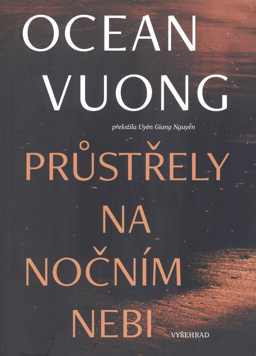 Průstřely na nočním nebi