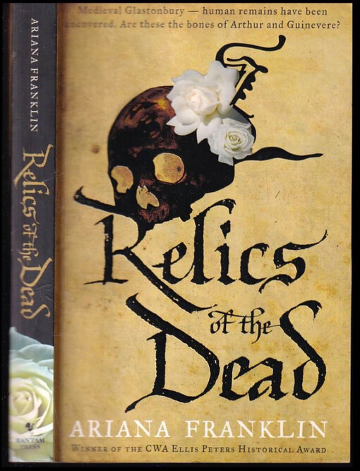 Relics of the Dead : Mistress of the Art of Death 3