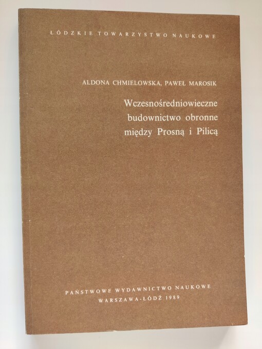 Wszesnośredniowieczne budownictwo obronne między Prosną i Pilicą