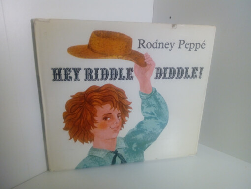 Hey riddle diddle! :a book of traditional riddles