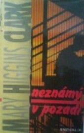 Neznámý v pozadí.